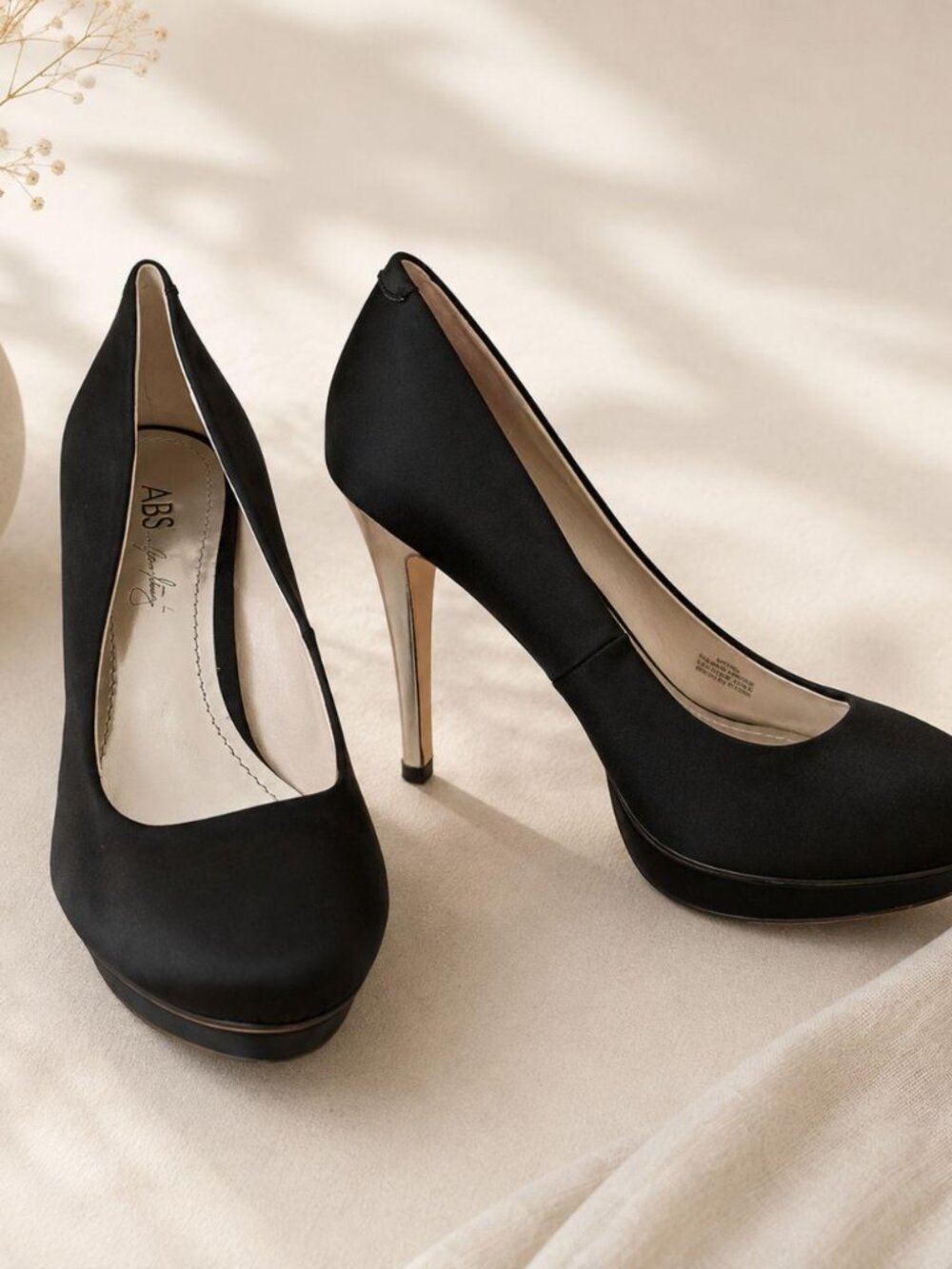 Abs Women's Black and Navy Footwear